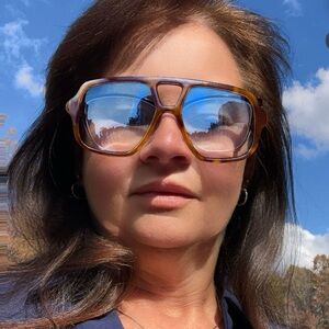 Meet your Posher, Monica